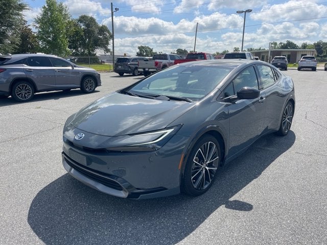 2024 Toyota PRIUS XLE