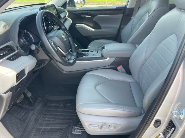 2022 Toyota Highlander Hybrid Base