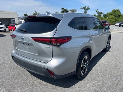 2022 Toyota Highlander Hybrid Base