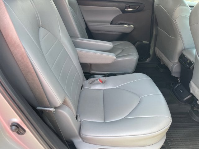 2022 Toyota Highlander Hybrid Base
