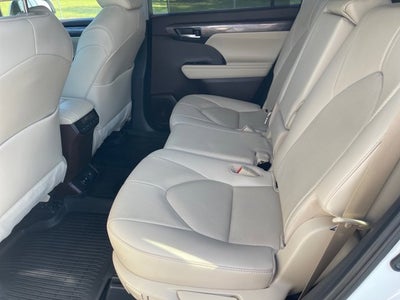 2021 Toyota Highlander Base