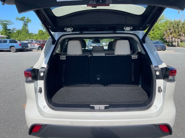 2021 Toyota Highlander Base