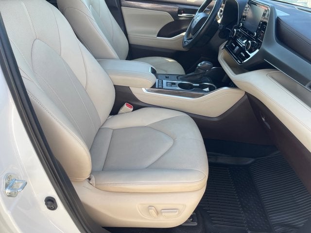 2021 Toyota Highlander Base