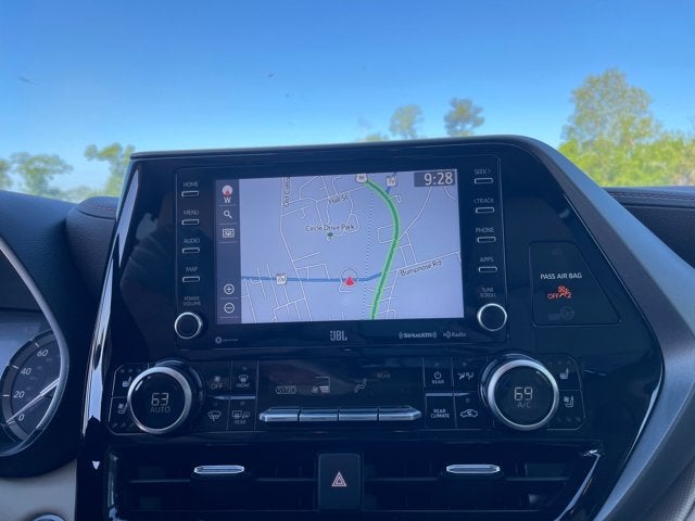 2021 Toyota Highlander Base