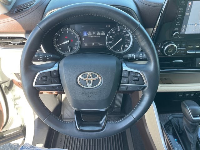 2021 Toyota Highlander Base