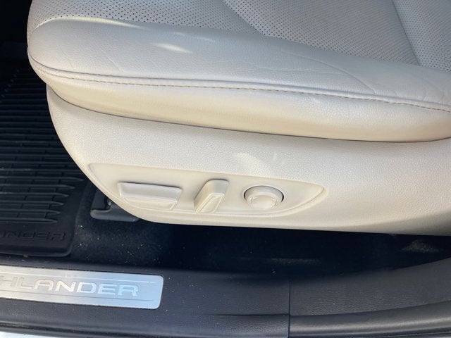 2021 Toyota Highlander Base