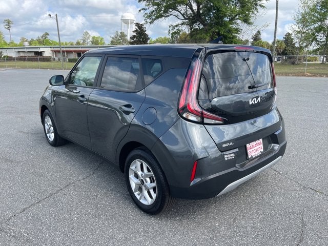2025 Kia Soul Base