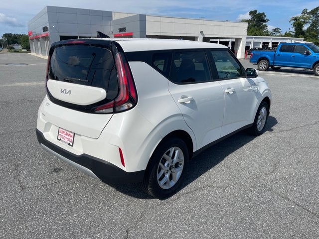 2025 Kia Soul Base